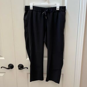 Lululemon On the Fly woven crop 23”